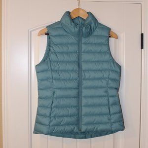 Old Navy Puffer Vest - Sz Medium